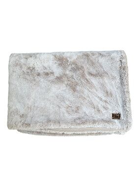 UGG Comfy Throw Blanket